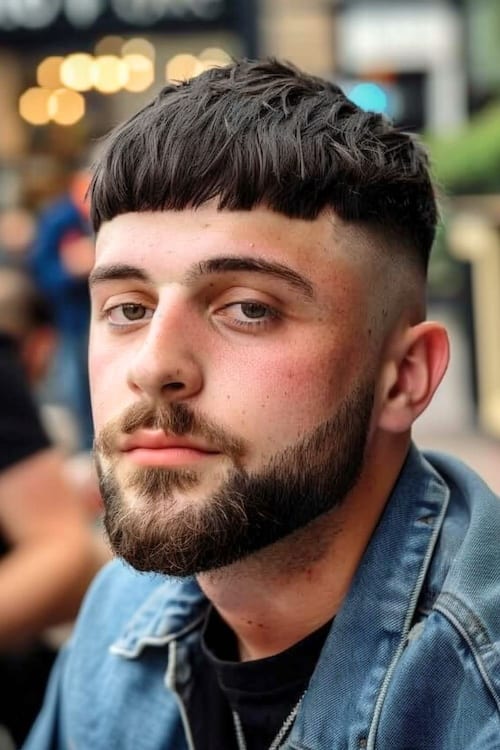 Corte de pelo Bowl Edgar para hombres con desvanecimiento alto.