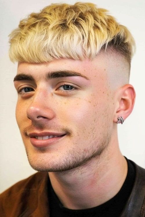 Corte de pelo rubio piel desteñida Edgar hombres.