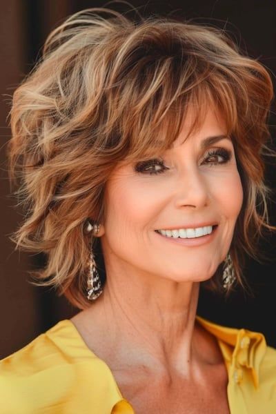 Textured Shaggy Cut Peinado Para Mujeres Mayores.