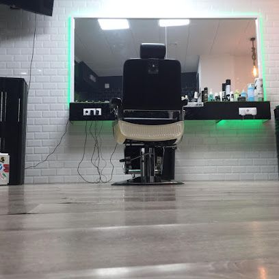Braker Barber - cut & shave -