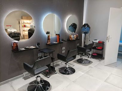 Cristina Lupiañez peluquería y estética unisex