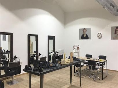 Javier GLODOSINDO - Estilistas - Peluquería unisex especialista en tintes 100% vegetales