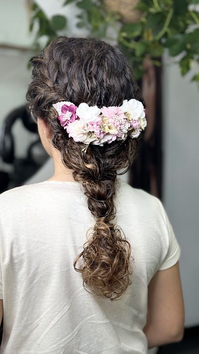 +Kpelos Hair & Beauty~ Especialistas en color y método curly~