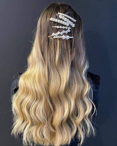 Look PELUQUERÍA UNISEX.