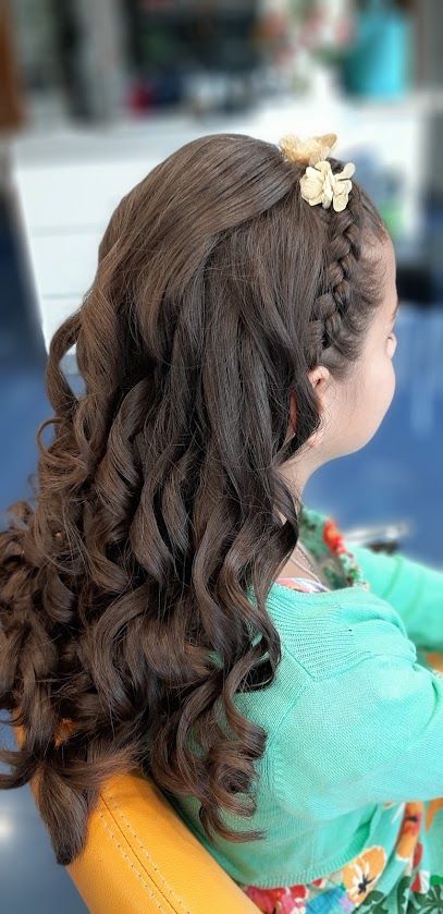 Alkimia Peluqueria y Barberia