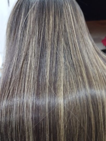 Máximo`s Alisados I Peluquerías de Mujer Málaga