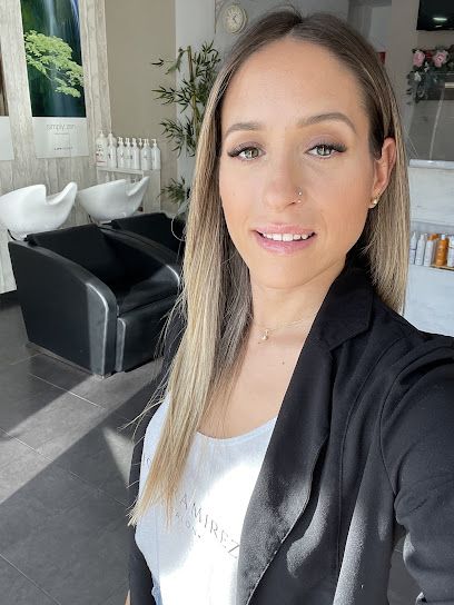 Alicia R.C. Perruquers