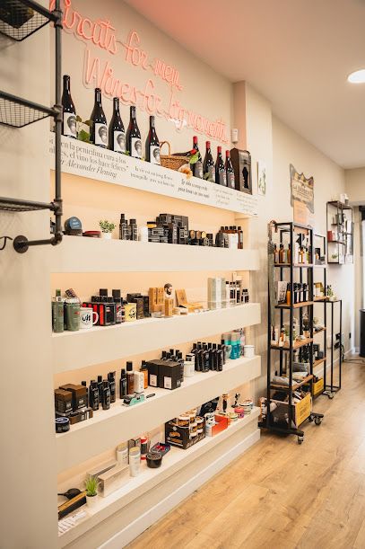 La Barberia Haircuts & Wines (Avenidas)